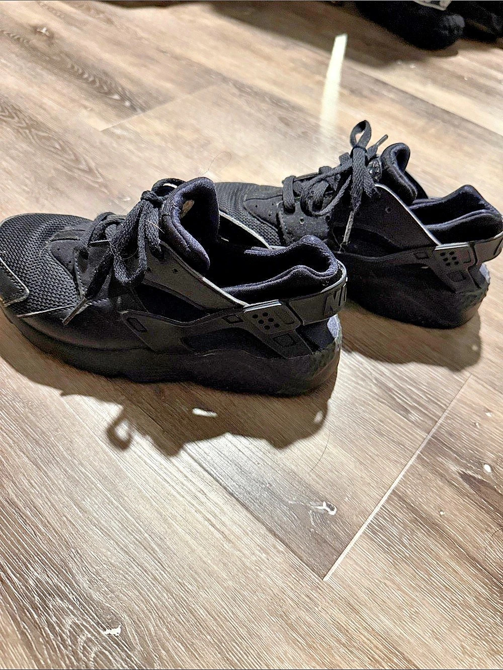 Nike Air Huarache Triple Black Sneakers